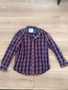 American Eagle Outfitters Blue and Red Plaid Button-Down Shirt